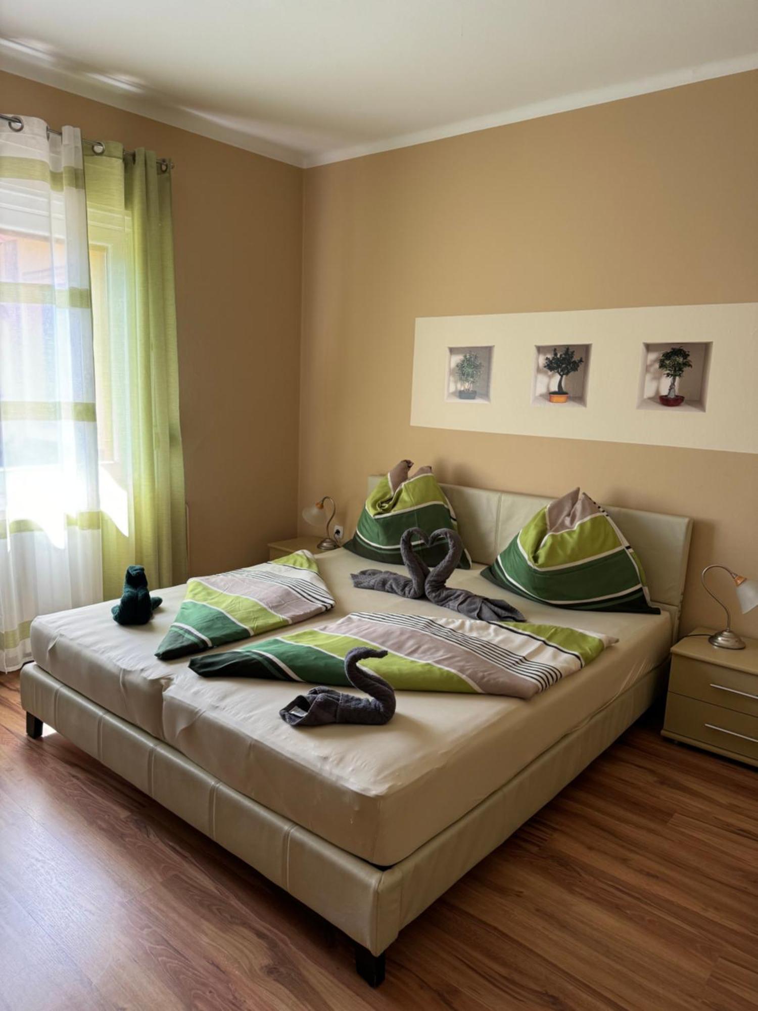 Rozsa Apartman Alsoors Exterior photo